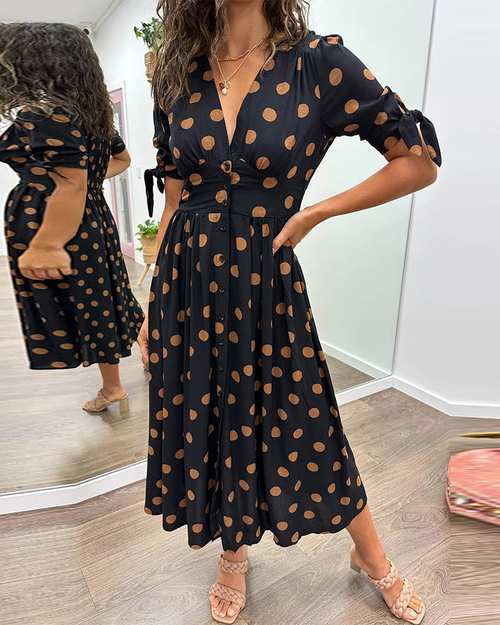 Idalia - Dress with deep V-neckline and polka dots