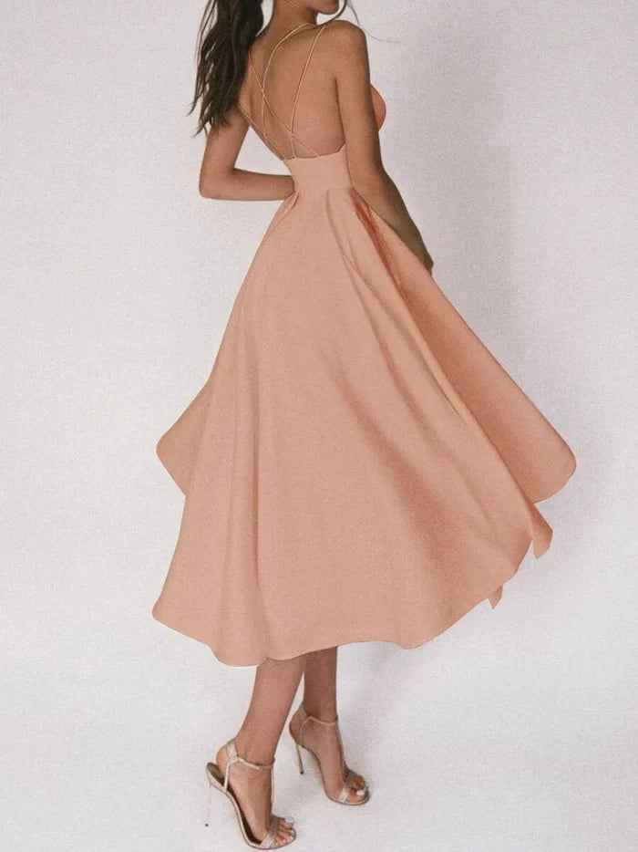 Audrey elegant dress with V-neckline and straps